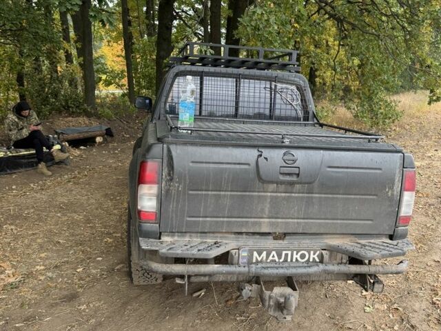 Чорний Ніссан Навара, об'ємом двигуна 2.5 л та пробігом 330 тис. км за 4500 $, фото 7 на Automoto.ua