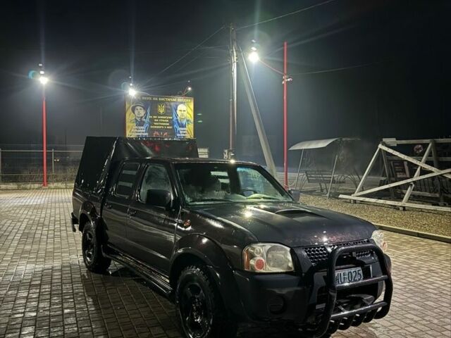 Чорний Ніссан Навара, об'ємом двигуна 3 л та пробігом 300 тис. км за 3200 $, фото 1 на Automoto.ua