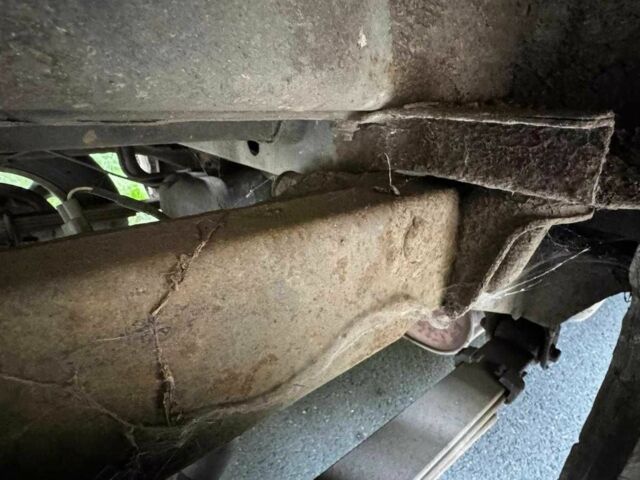 Черный Ниссан Навара, объемом двигателя 2.5 л и пробегом 170 тыс. км за 4900 $, фото 11 на Automoto.ua