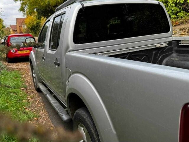 Черный Ниссан Навара, объемом двигателя 2.5 л и пробегом 170 тыс. км за 4900 $, фото 4 на Automoto.ua