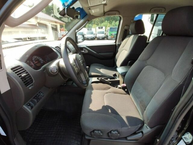 Черный Ниссан Навара, объемом двигателя 0 л и пробегом 233 тыс. км за 2950 $, фото 5 на Automoto.ua