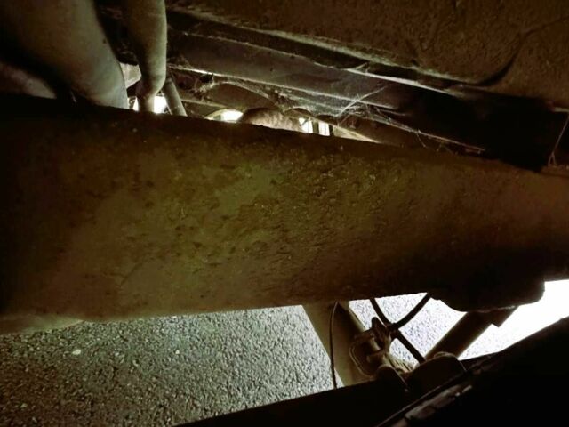 Черный Ниссан Навара, объемом двигателя 2.5 л и пробегом 170 тыс. км за 4900 $, фото 8 на Automoto.ua