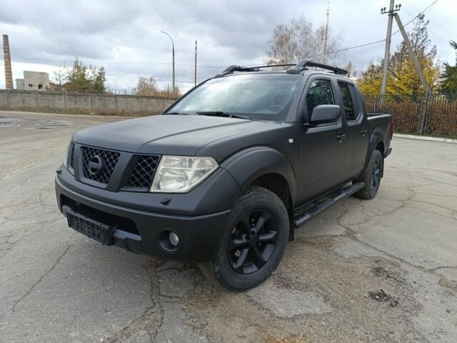 Черный Ниссан Навара, объемом двигателя 2.5 л и пробегом 333 тыс. км за 4700 $, фото 1 на Automoto.ua