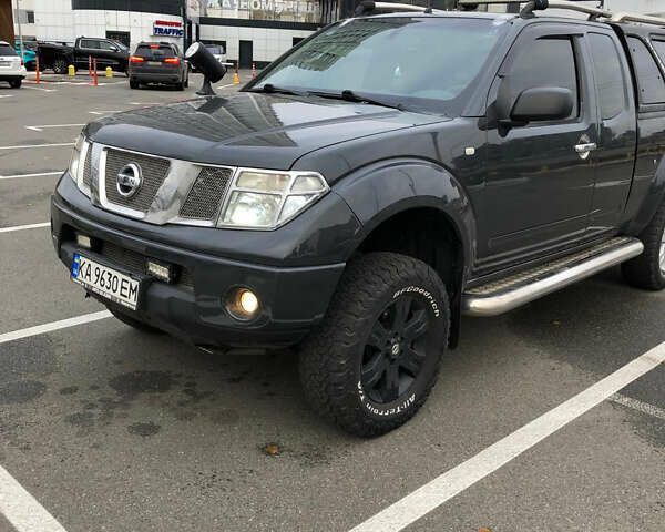 Черный Ниссан Навара, объемом двигателя 2.49 л и пробегом 200 тыс. км за 10000 $, фото 1 на Automoto.ua