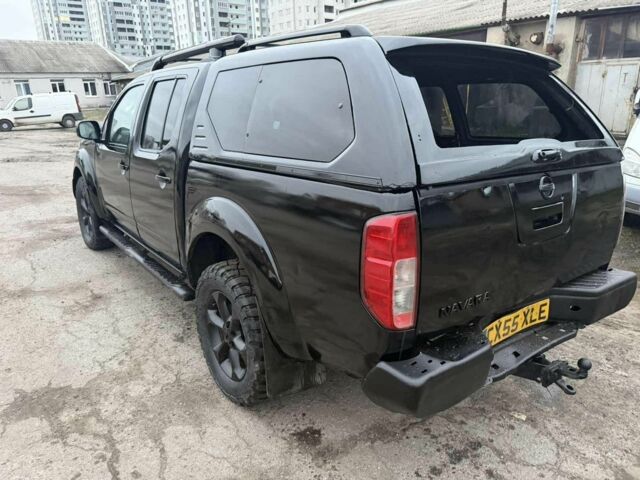 Черный Ниссан Навара, объемом двигателя 2.5 л и пробегом 210 тыс. км за 4000 $, фото 1 на Automoto.ua