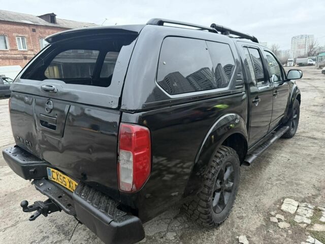 Черный Ниссан Навара, объемом двигателя 2.5 л и пробегом 210 тыс. км за 4000 $, фото 4 на Automoto.ua