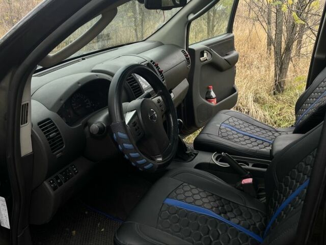 Черный Ниссан Навара, объемом двигателя 0 л и пробегом 280 тыс. км за 5250 $, фото 7 на Automoto.ua