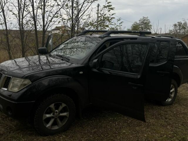 Черный Ниссан Навара, объемом двигателя 0 л и пробегом 280 тыс. км за 5250 $, фото 1 на Automoto.ua