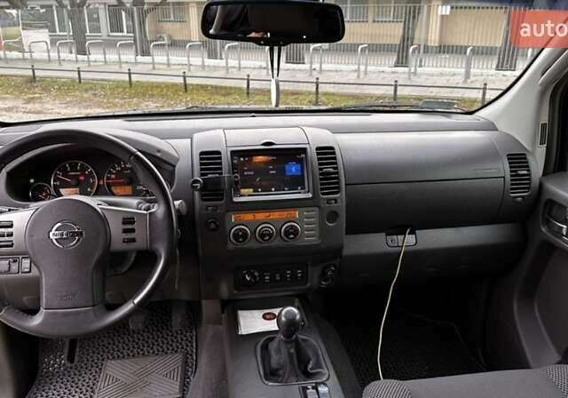 Чорний Ніссан Навара, об'ємом двигуна 0 л та пробігом 225 тис. км за 3700 $, фото 5 на Automoto.ua