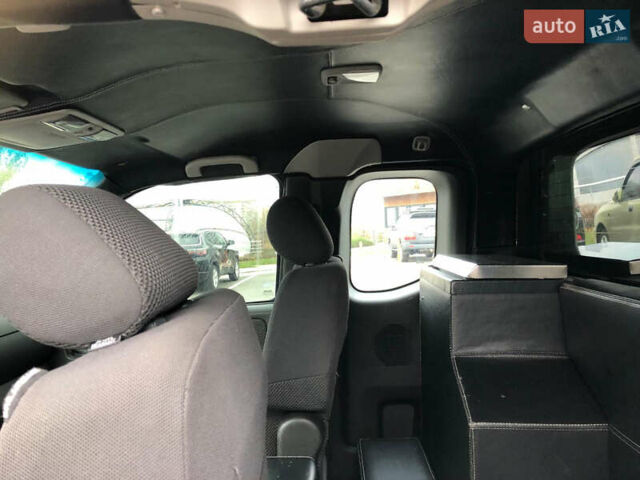 Черный Ниссан Навара, объемом двигателя 2.49 л и пробегом 200 тыс. км за 10000 $, фото 11 на Automoto.ua