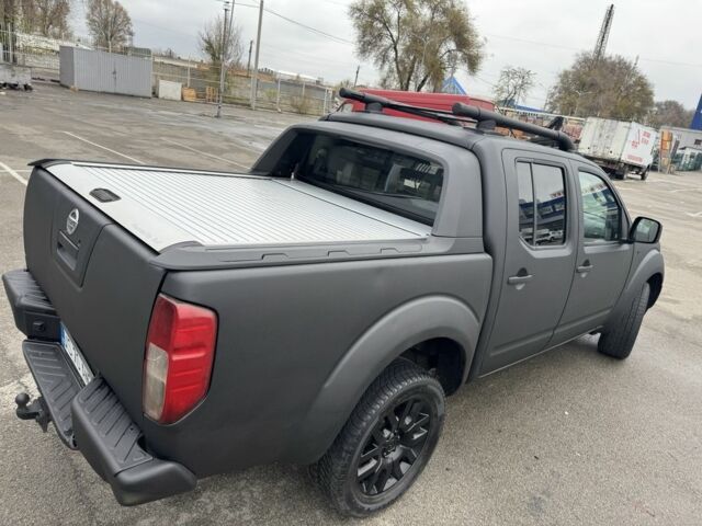 Черный Ниссан Навара, объемом двигателя 2.5 л и пробегом 220 тыс. км за 6700 $, фото 13 на Automoto.ua