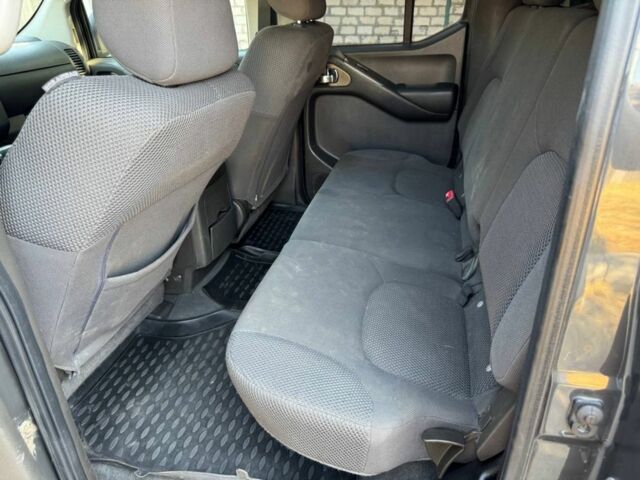 Чорний Ніссан Навара, об'ємом двигуна 2.5 л та пробігом 270 тис. км за 6900 $, фото 16 на Automoto.ua