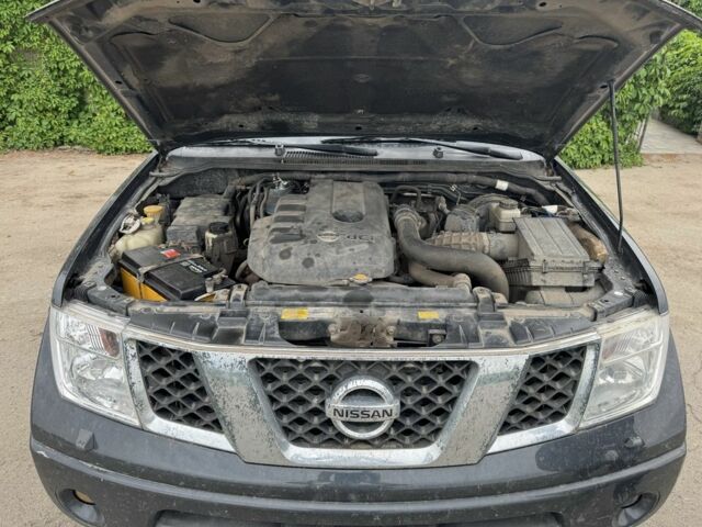 Чорний Ніссан Навара, об'ємом двигуна 2.5 л та пробігом 292 тис. км за 9500 $, фото 1 на Automoto.ua