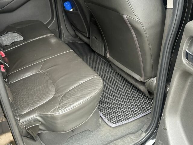 Чорний Ніссан Навара, об'ємом двигуна 2.5 л та пробігом 218 тис. км за 12500 $, фото 6 на Automoto.ua