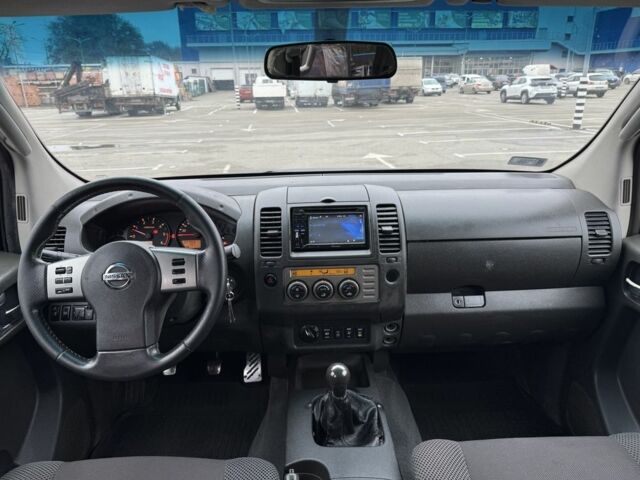 Черный Ниссан Навара, объемом двигателя 2.5 л и пробегом 220 тыс. км за 6700 $, фото 16 на Automoto.ua