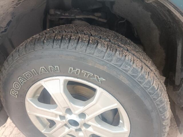 Черный Ниссан Навара, объемом двигателя 2.5 л и пробегом 300 тыс. км за 2800 $, фото 9 на Automoto.ua