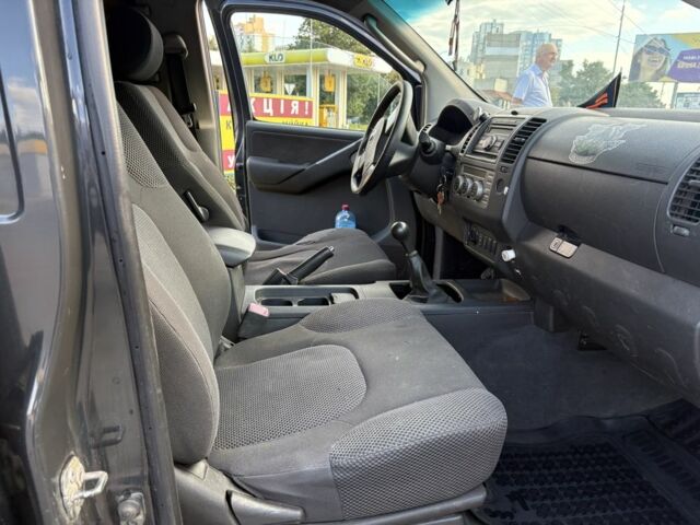 Черный Ниссан Навара, объемом двигателя 2.5 л и пробегом 250 тыс. км за 8299 $, фото 8 на Automoto.ua