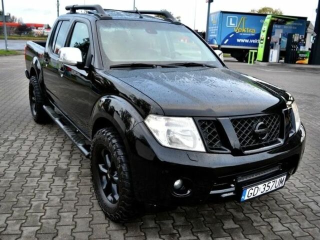 Черный Ниссан Навара, объемом двигателя 2.5 л и пробегом 250 тыс. км за 4300 $, фото 1 на Automoto.ua