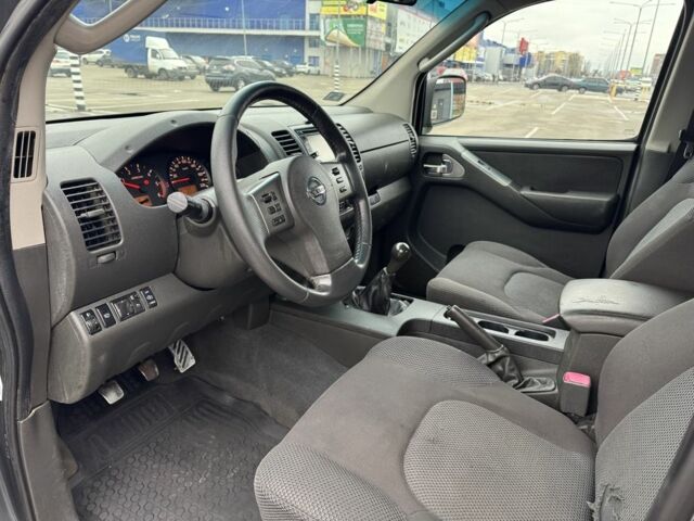 Черный Ниссан Навара, объемом двигателя 2.5 л и пробегом 220 тыс. км за 6700 $, фото 15 на Automoto.ua