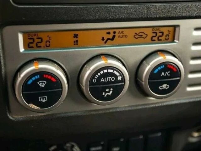 Черный Ниссан Навара, объемом двигателя 2.5 л и пробегом 221 тыс. км за 3700 $, фото 6 на Automoto.ua