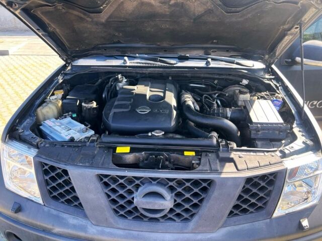 Чорний Ніссан Навара, об'ємом двигуна 2.5 л та пробігом 352 тис. км за 6500 $, фото 10 на Automoto.ua