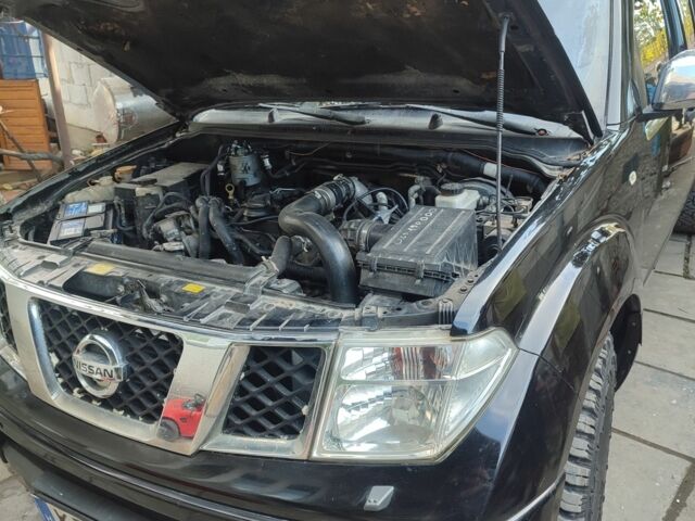 Черный Ниссан Навара, объемом двигателя 0 л и пробегом 350 тыс. км за 5000 $, фото 1 на Automoto.ua