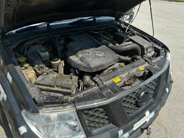 Чорний Ніссан Навара, об'ємом двигуна 2.49 л та пробігом 210 тис. км за 4500 $, фото 10 на Automoto.ua