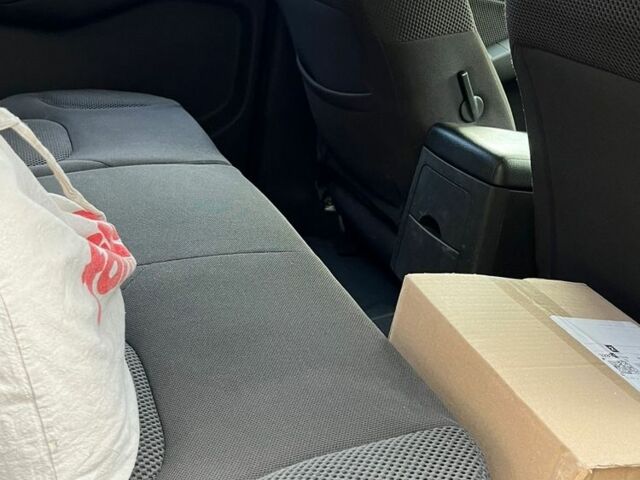 Черный Ниссан Навара, объемом двигателя 2.5 л и пробегом 218 тыс. км за 8099 $, фото 11 на Automoto.ua