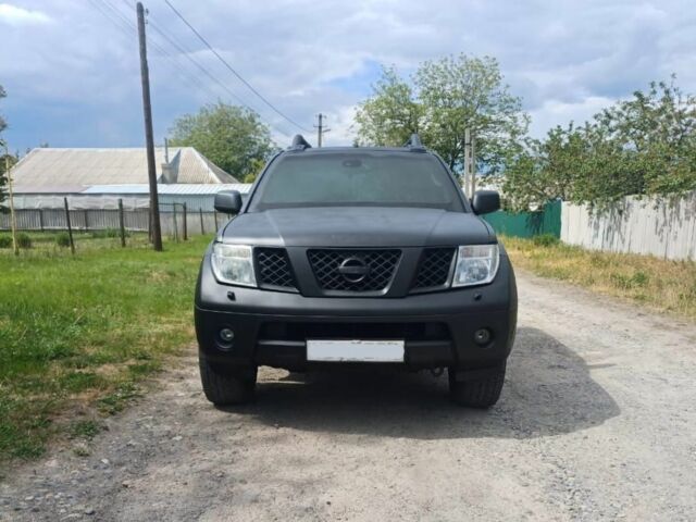 Чорний Ніссан Навара, об'ємом двигуна 2.5 л та пробігом 170 тис. км за 5099 $, фото 2 на Automoto.ua