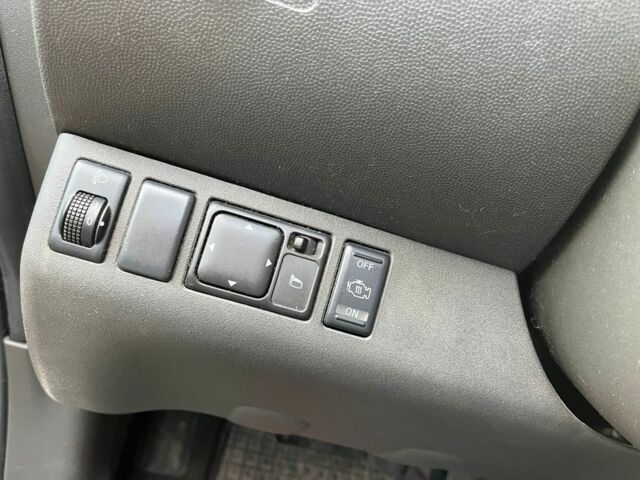 Черный Ниссан Навара, объемом двигателя 2.5 л и пробегом 218 тыс. км за 8099 $, фото 10 на Automoto.ua