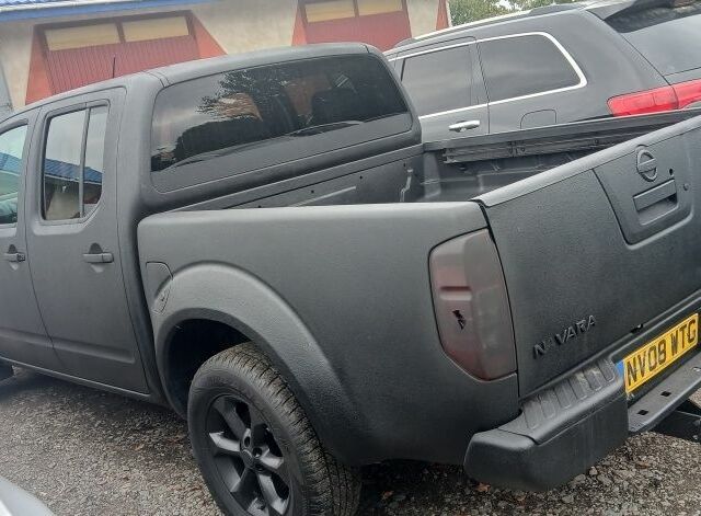 Черный Ниссан Навара, объемом двигателя 2 л и пробегом 1000 тыс. км за 1000 $, фото 2 на Automoto.ua