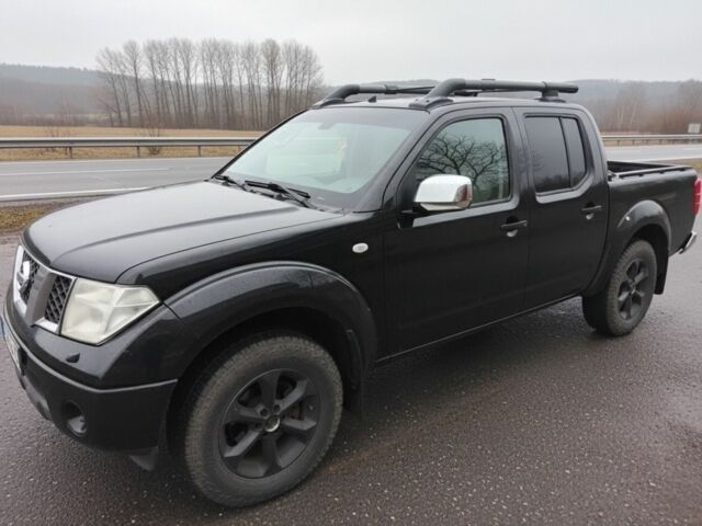 Черный Ниссан Навара, объемом двигателя 2.5 л и пробегом 280 тыс. км за 5500 $, фото 2 на Automoto.ua