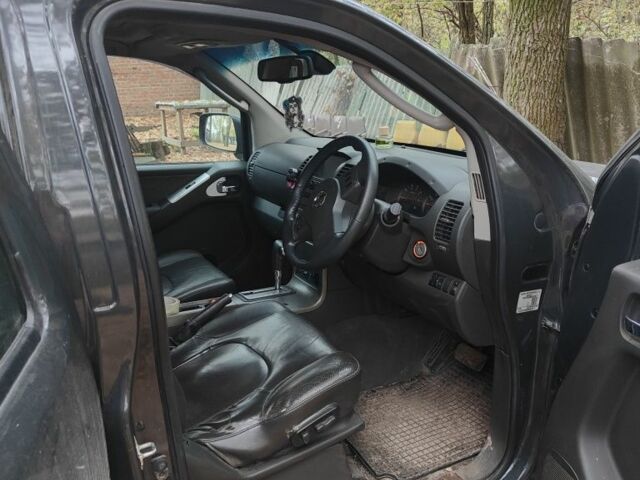 Ниссан Навара 2009 в Сумах на Automoto.ua Черный Ниссан Навара, объемом двигателя 2.5 л и пробегом 114 тыс. км за 5300 $, фото 2 на Automoto.ua