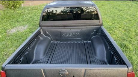 Черный Ниссан Навара, объемом двигателя 2 л и пробегом 1000 тыс. км за 1000 $, фото 5 на Automoto.ua