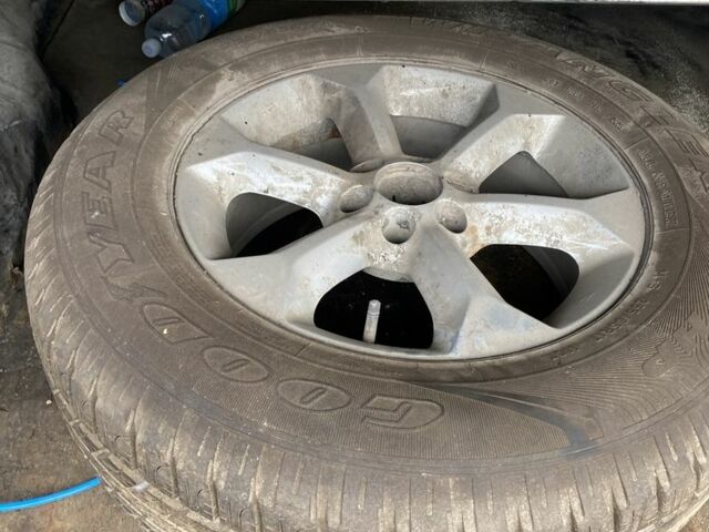 Черный Ниссан Навара, объемом двигателя 2.5 л и пробегом 314 тыс. км за 4950 $, фото 11 на Automoto.ua