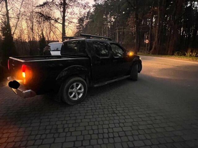 Черный Ниссан Навара, объемом двигателя 2.5 л и пробегом 180 тыс. км за 6000 $, фото 4 на Automoto.ua