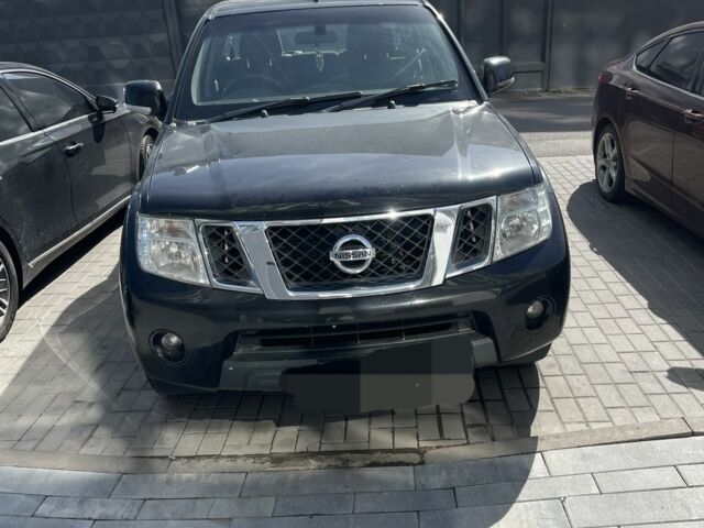 Чорний Ніссан Навара, об'ємом двигуна 2.5 л та пробігом 198 тис. км за 7000 $, фото 1 на Automoto.ua