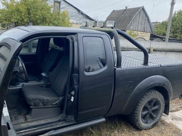 Черный Ниссан Навара, объемом двигателя 2.5 л и пробегом 314 тыс. км за 4950 $, фото 19 на Automoto.ua