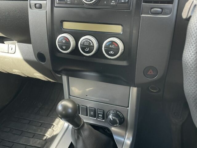 Чорний Ніссан Навара, об'ємом двигуна 2.5 л та пробігом 198 тис. км за 7000 $, фото 5 на Automoto.ua