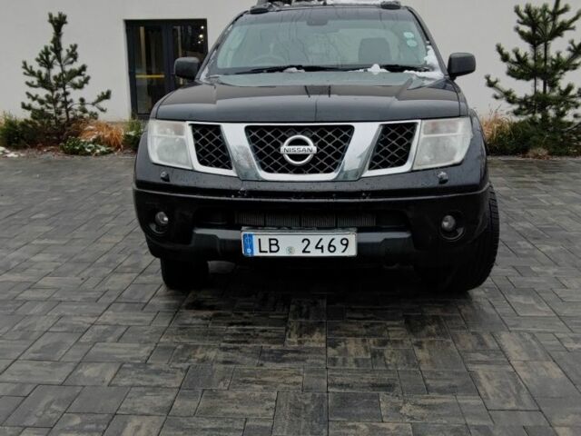 Черный Ниссан Навара, объемом двигателя 2.5 л и пробегом 162 тыс. км за 5300 $, фото 3 на Automoto.ua