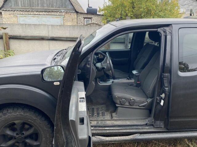 Черный Ниссан Навара, объемом двигателя 2.5 л и пробегом 314 тыс. км за 4950 $, фото 17 на Automoto.ua