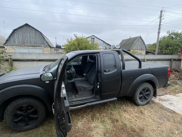 Черный Ниссан Навара, объемом двигателя 2.5 л и пробегом 314 тыс. км за 4950 $, фото 16 на Automoto.ua
