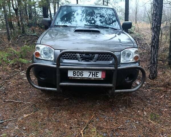 Черный Ниссан Навара, объемом двигателя 2.49 л и пробегом 287 тыс. км за 6800 $, фото 10 на Automoto.ua