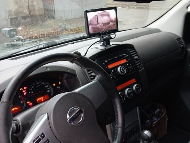 Черный Ниссан Навара, объемом двигателя 0 л и пробегом 193 тыс. км за 5697 $, фото 3 на Automoto.ua