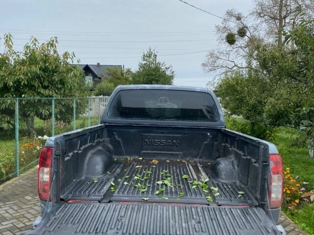 Черный Ниссан Навара, объемом двигателя 2.5 л и пробегом 220 тыс. км за 5200 $, фото 2 на Automoto.ua