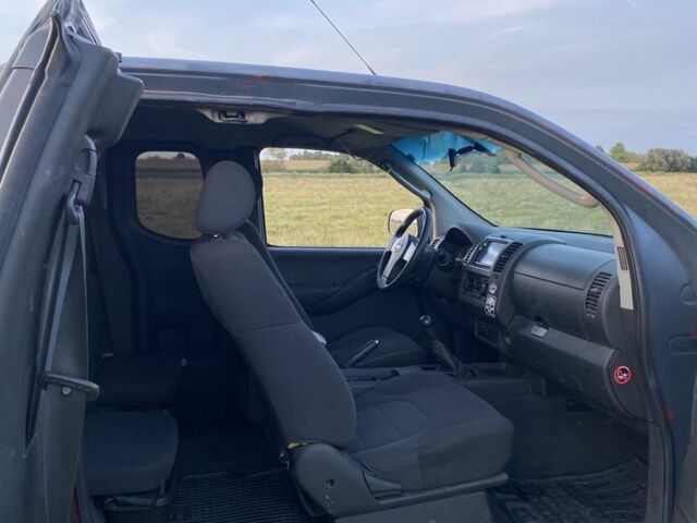 Черный Ниссан Навара, объемом двигателя 2.5 л и пробегом 220 тыс. км за 5200 $, фото 20 на Automoto.ua