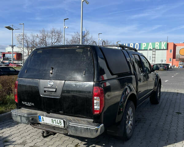 Черный Ниссан Навара, объемом двигателя 0 л и пробегом 170 тыс. км за 9856 $, фото 4 на Automoto.ua