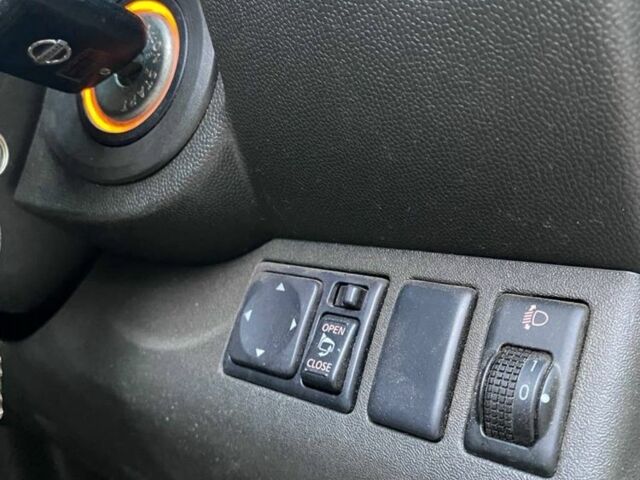 Чорний Ніссан Навара, об'ємом двигуна 2.5 л та пробігом 130 тис. км за 7200 $, фото 12 на Automoto.ua