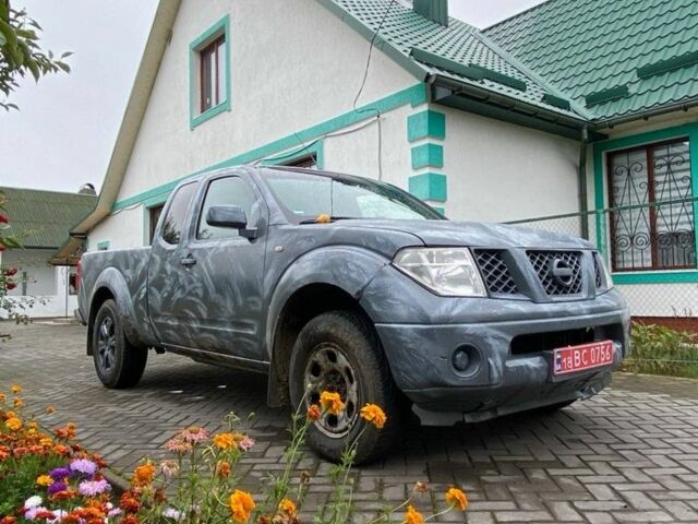Черный Ниссан Навара, объемом двигателя 2.5 л и пробегом 220 тыс. км за 5200 $, фото 1 на Automoto.ua