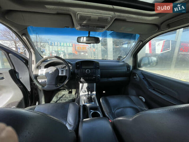 Черный Ниссан Навара, объемом двигателя 0 л и пробегом 170 тыс. км за 9856 $, фото 7 на Automoto.ua
